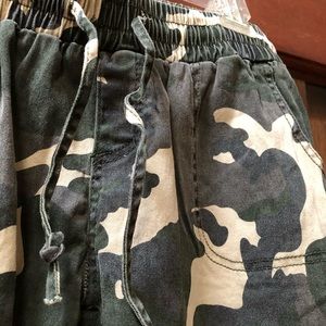 Sturdy camo pants size L